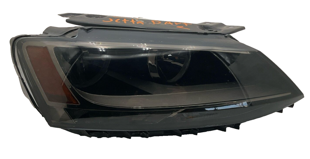 2012-2014 VW Jetta Right Passenger Headlight Assembly Excludes GLI