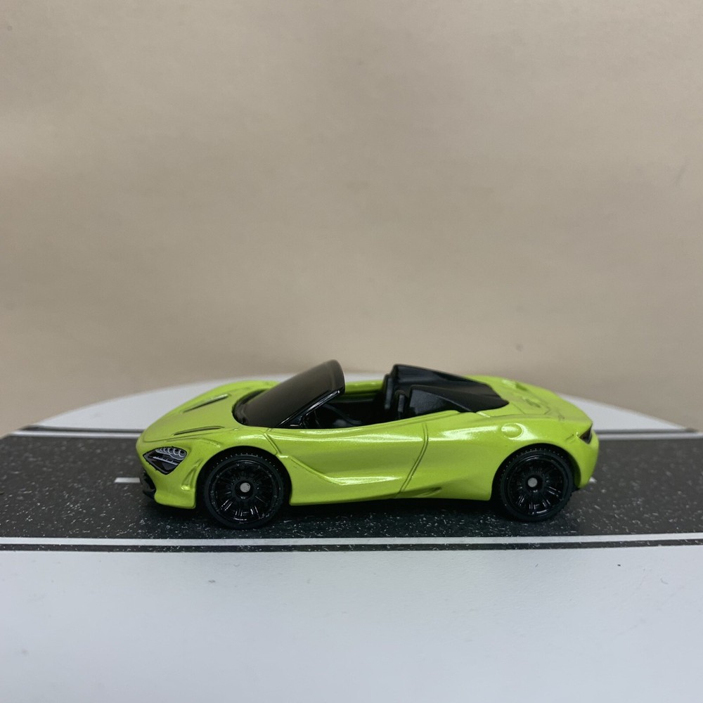 2022 Matchbox #3 McLaren 720 Spider Fluorescent Lime Green w/Black Wheels 1:64