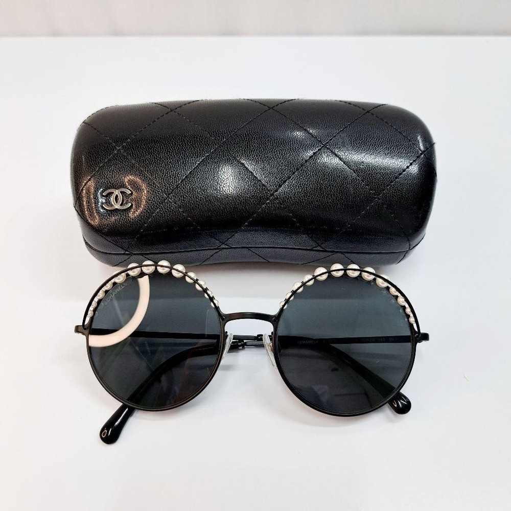 CHANEL 4234 Black Frame Sunglasses with Coco Mark Logo