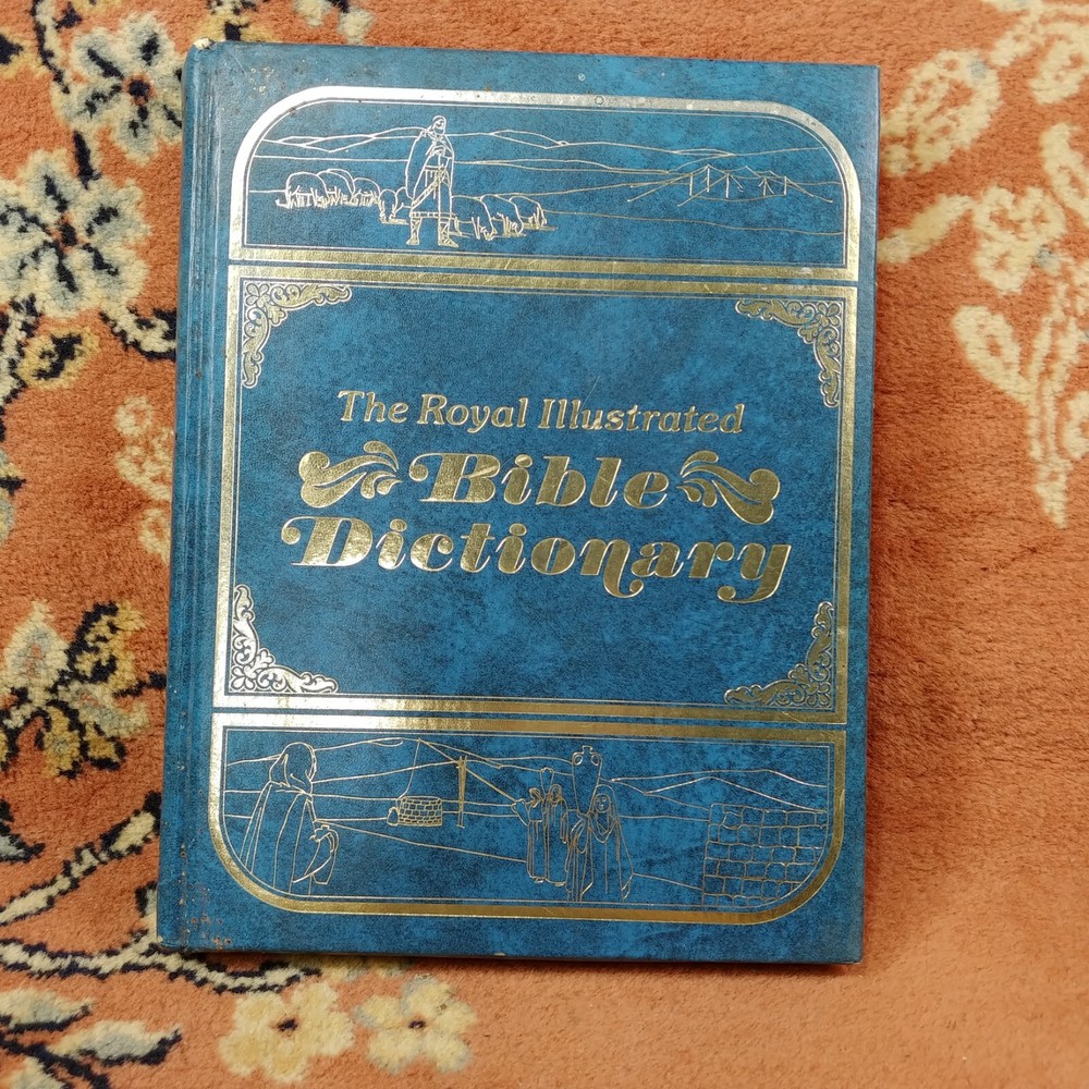 Royal illustrated BIBLE DICTIONARY 1977 Edition Book Vintage Blue Hardcover