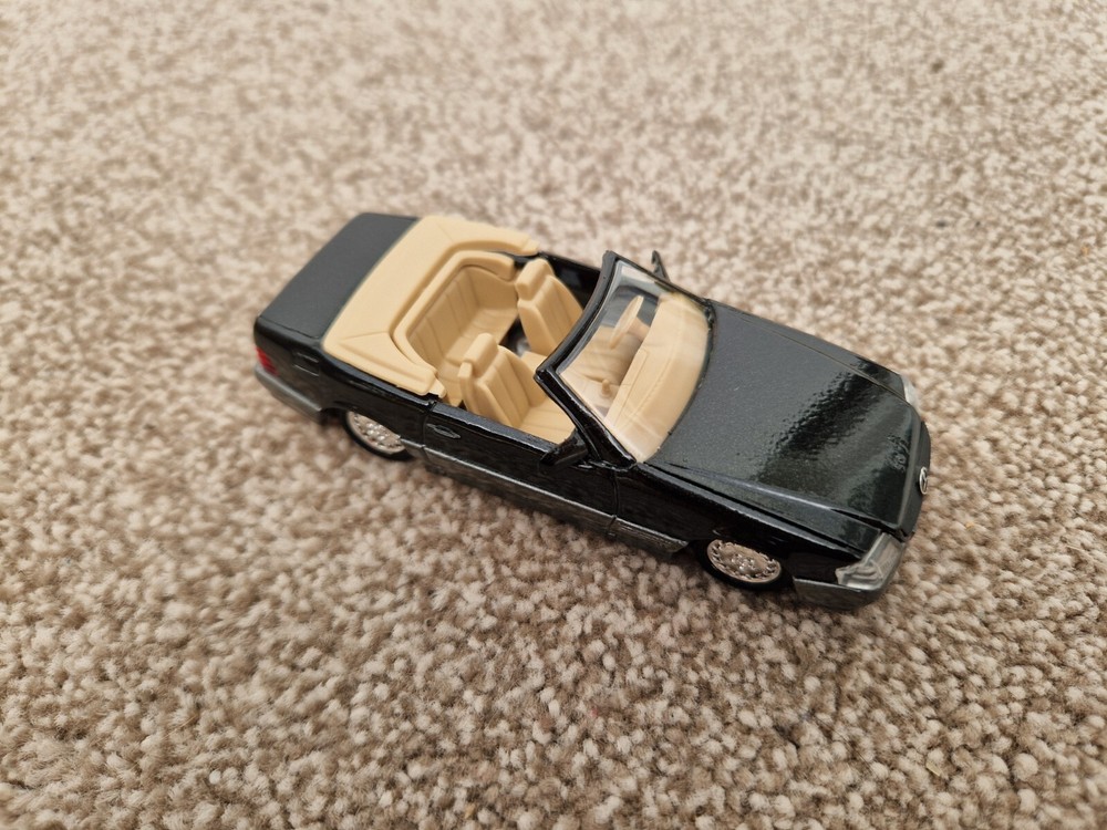 ЛИТАЯ МОДЕЛЬ АВТОМОБИЛЯ CORGI SOLIDO 1/43 CLASSIC MERCEDES 500SL КАБРИОЛЕТ