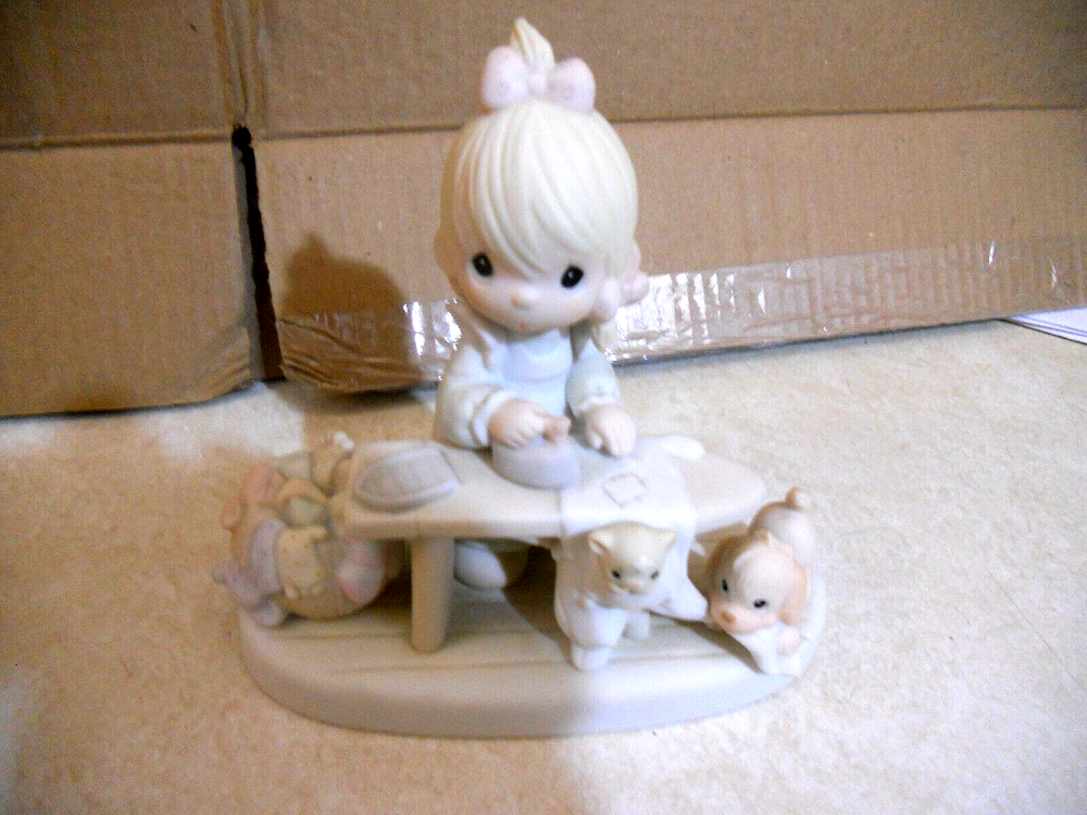 Precious Moments 1982 Press On Girl Ironing with Dog & Cat 6
