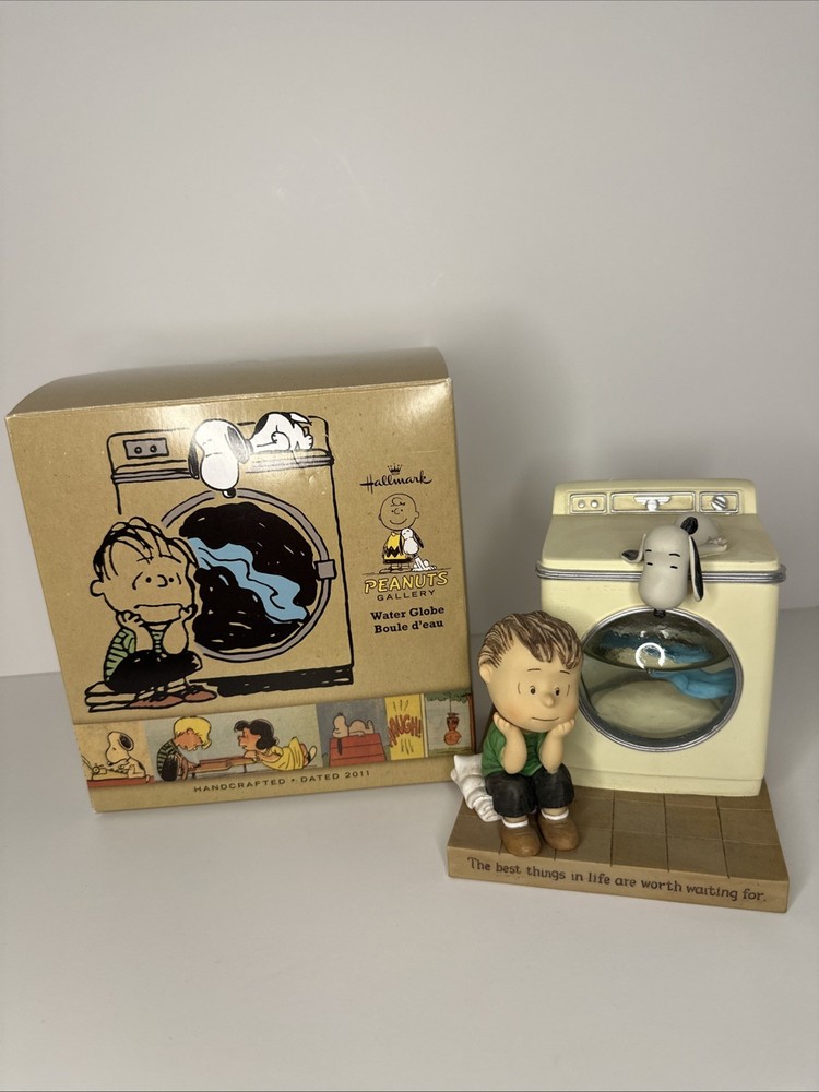 Hallmark 2011 Peanuts The Best Things in Life Snow Globe Collectible Figure