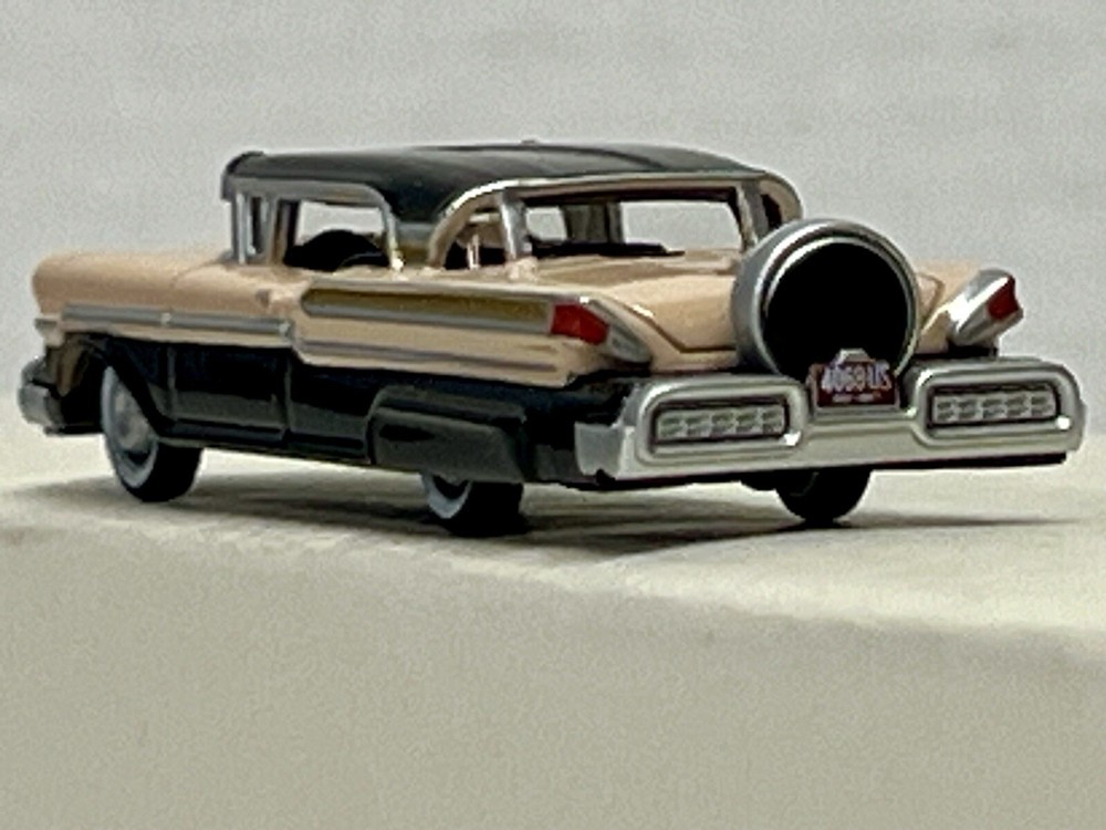 Oxford Diecast, HO #87MT57001 1957 Mercury Montclair, Tuxedo Black/Pastel Peach