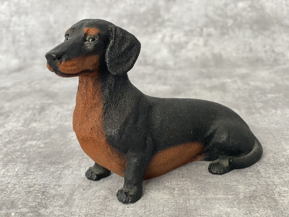 Vintage 1988 Italy Original by Castagna Sitting Black Tan Dachshund Dog Figurine