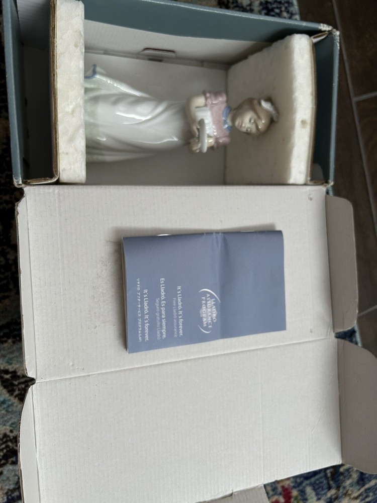 Lladro Happy Birthday #5429 Matte Girl Holding Cake Figurine in Original Box