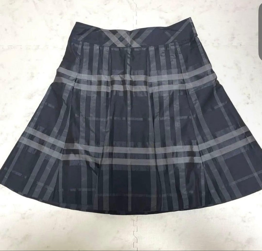 BURBERRY LONDON Check Silk Tuck Flare Skirt Size 40 Large Women’s Fashion