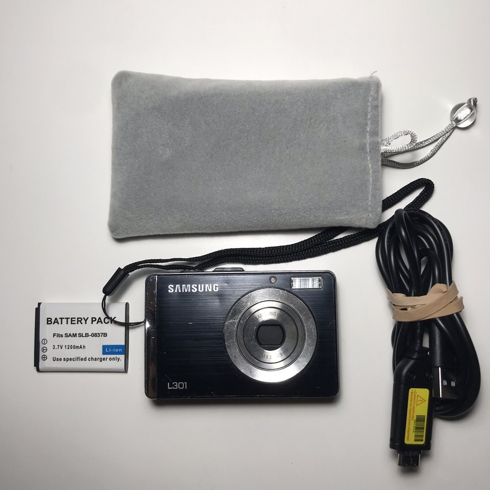 Samsung L301 L Series 12.2MP Compact Digital Camera + Charger, Battery, Case