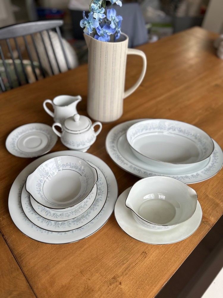 Noritake Contemporary Marywood 2181 Full Dinner Serving Set