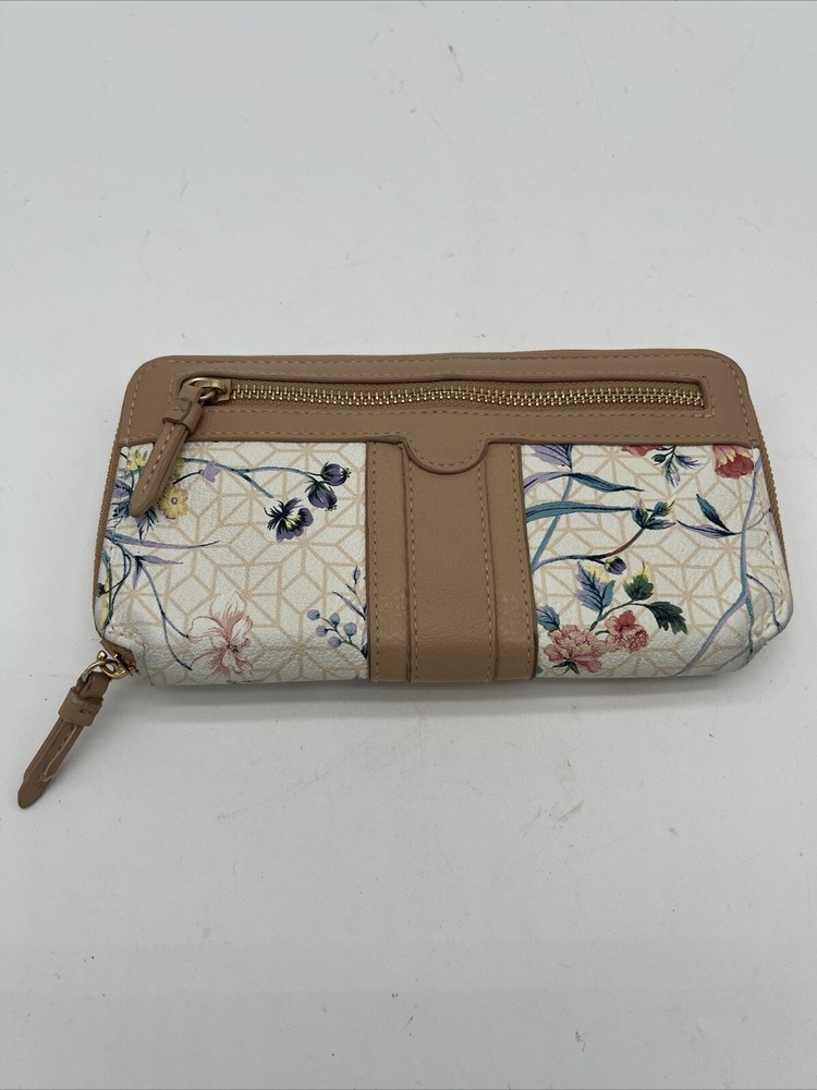 Time and Tru Floral Freda Zip Wallet with Card Pockets  
