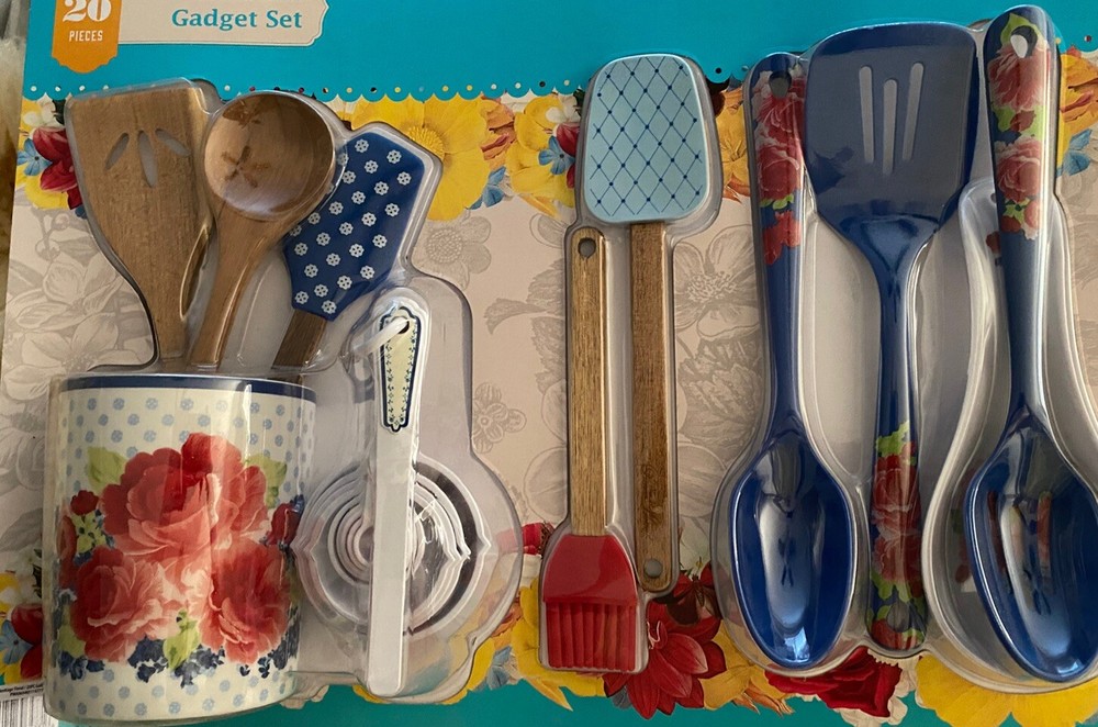 The Pioneer Woman 20-Piece Kitchen Gadget Set Sweet Rose Pattern Brand NEW