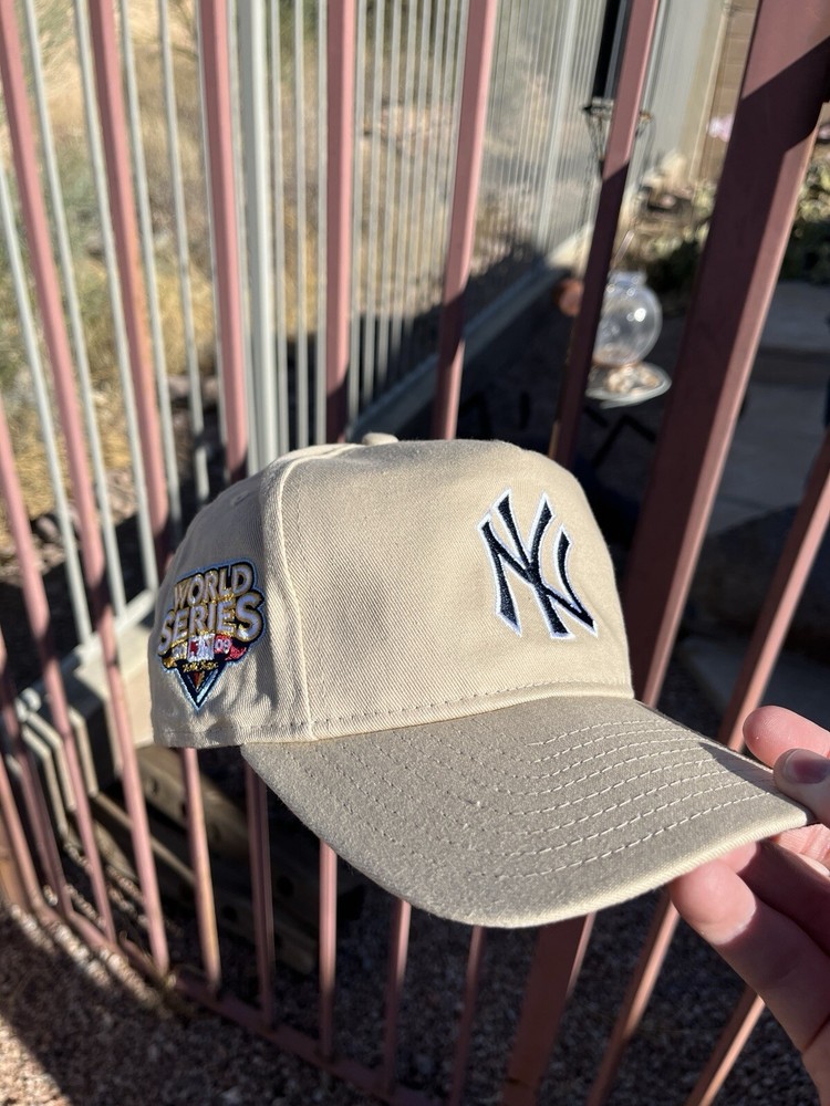 VINTAGE NEW ERA YANKEES TAN SIDE PATCH SNAPBACK 100% AUTHENTIC WORLD SERIES 2009