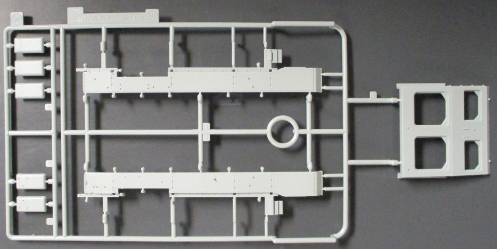1/35 Cyber Hobby Sturmgeschutz III F1 Model Kit Parts Tree W - No. 6753-image