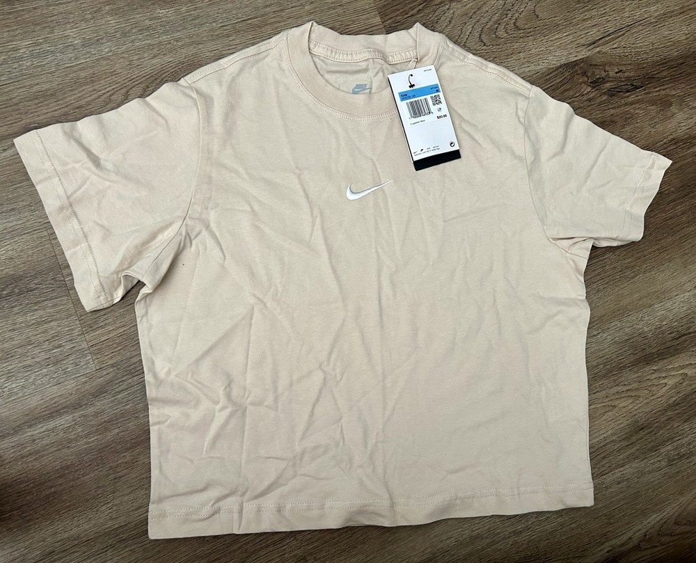 Nike Sportswear Essential Big Kids' (Girls') T-Shirt, sanddrift color, NWT M