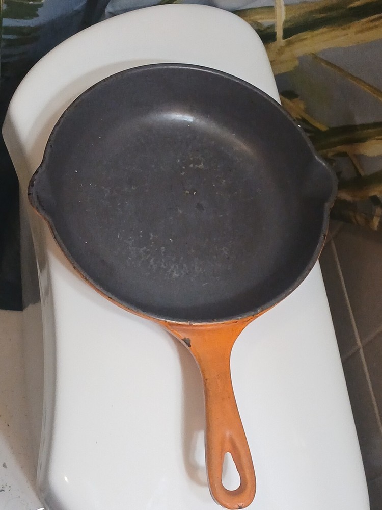 Vintage Le Creuset #20 Orange Cast Iron 7.5 Inch Skillet Frying Pan with Double Spout