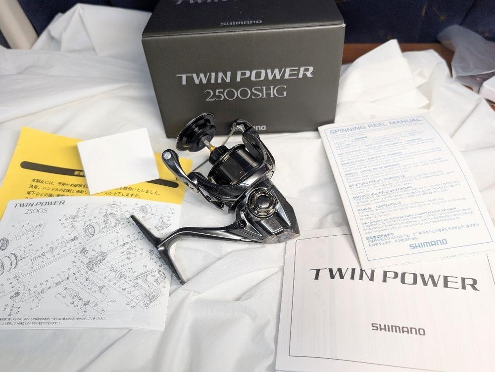 Shimano Twin Power 2500SHG 24 Main Unit 214Gy Storage Scratches
