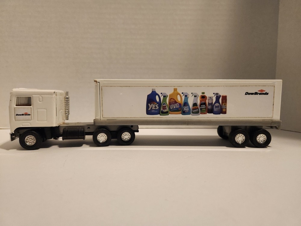ERTL #9923 1:48 Kenworth K100 Dow Brands Semi Truck & Trailer