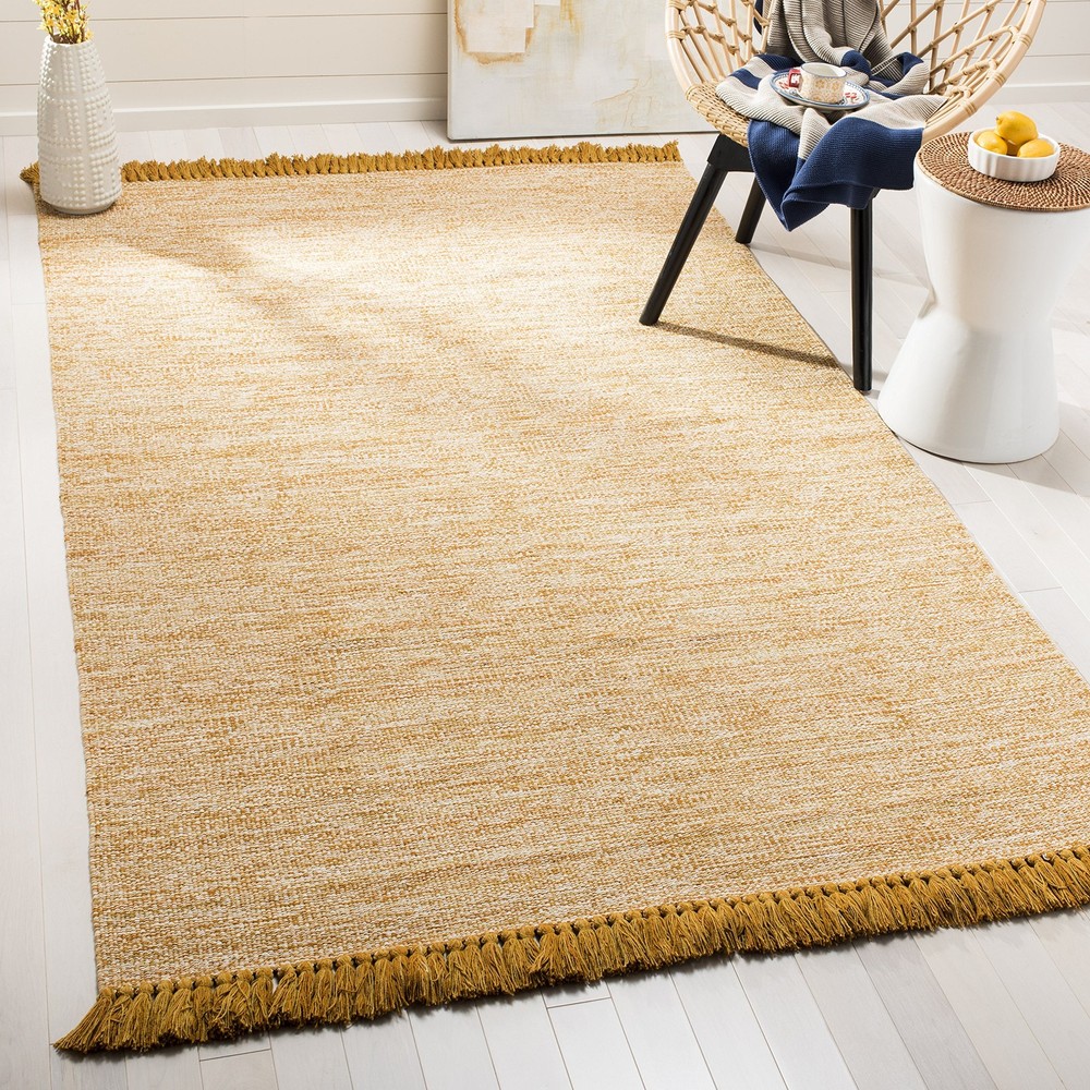 SAFAVIEH Montauk Handmade Cotton Tassel Area Rug 5x8 Gold
