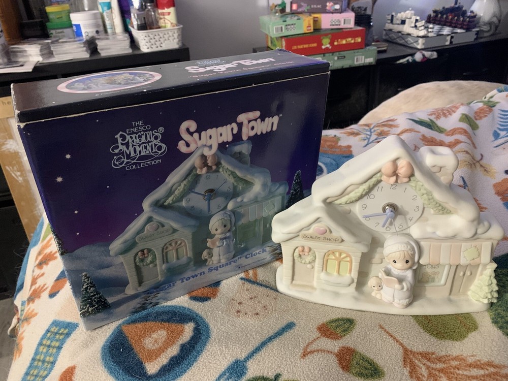 Vintage 1994 Enesco Precious Moments Sugar Town Square Collectible Figurine No Battery