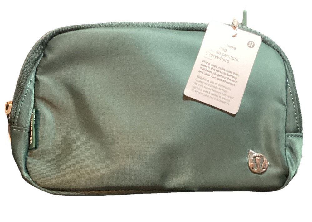 Lulmon Women's Everywhere Belt Bag in Olive Green