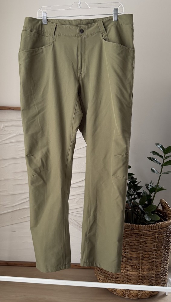 Men's THE NORTH FACE Olive Army Green Nylon Stretch Pants Size 36 X 32