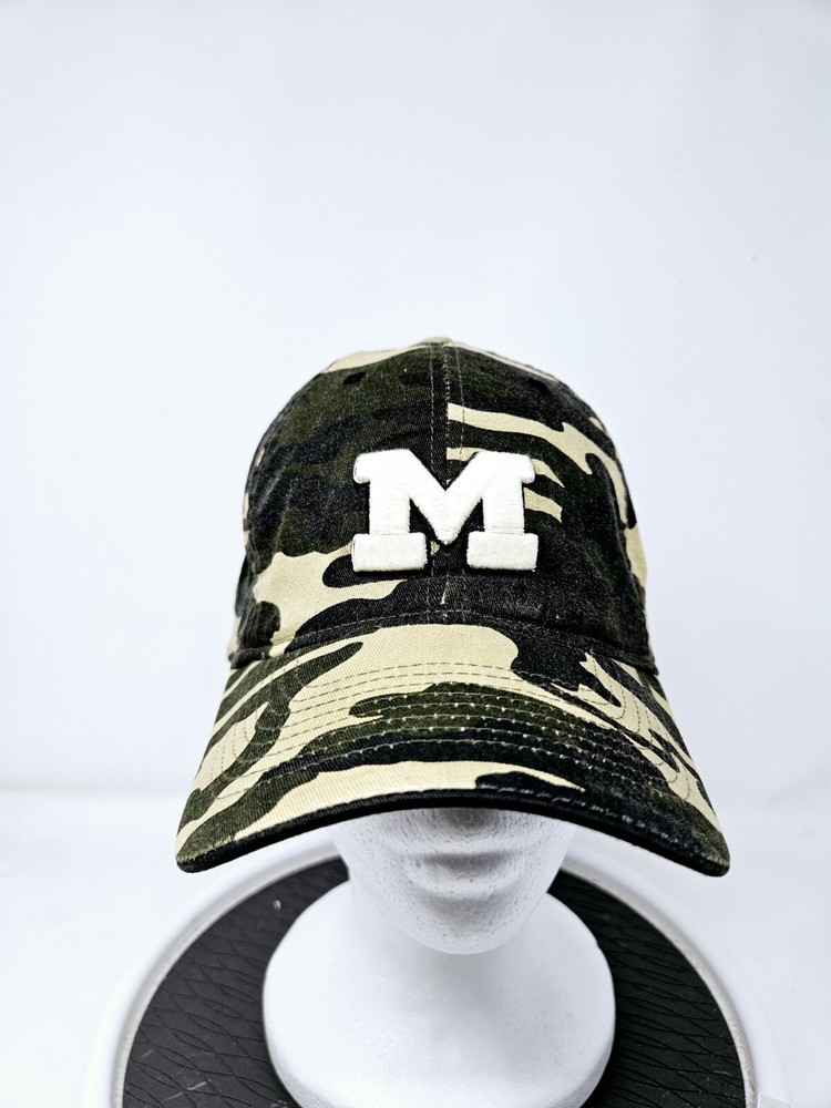 Michigan Wolverines Adidas Camo Fitted Ball Cap Hat NCAA Size L/XL FAST SHIPPING