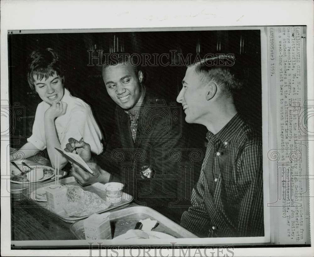 1959 Atlantic City High School Students Eating Lunch in New Jersey Rare Photo