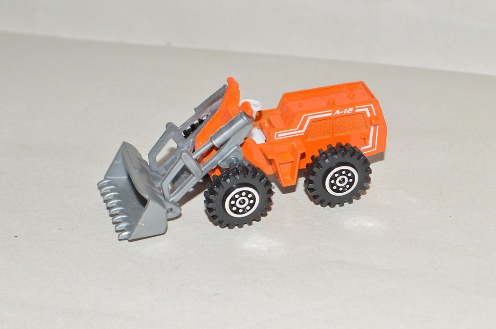 die cast vehicle 1:76 scale A-12 construction vehicle bucket loader bulldozer