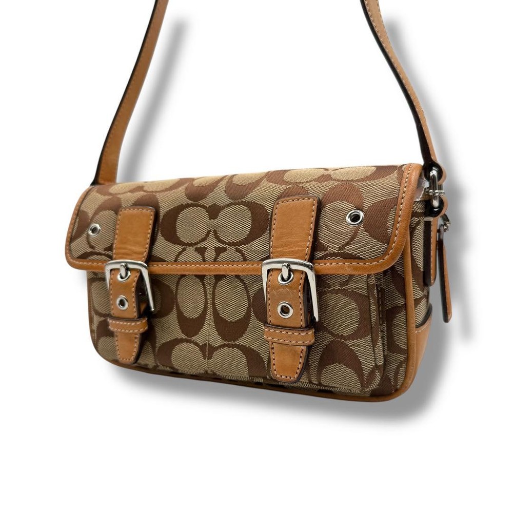Coach Signature Canvas Shoulder Bag in Beige - Authentic G05091291