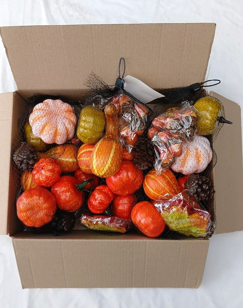 JobLot Clearance Autumn Decorations Thanksgiving  Pumpkin Acorn Leaves 384 ITEMS