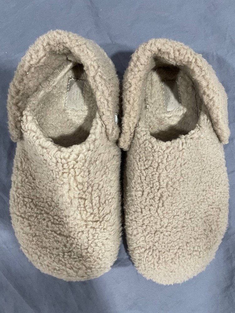 Crocs Women’s and Men's Classic Cozzzy Brown Slipper Women's Size 7 Men's Size 5