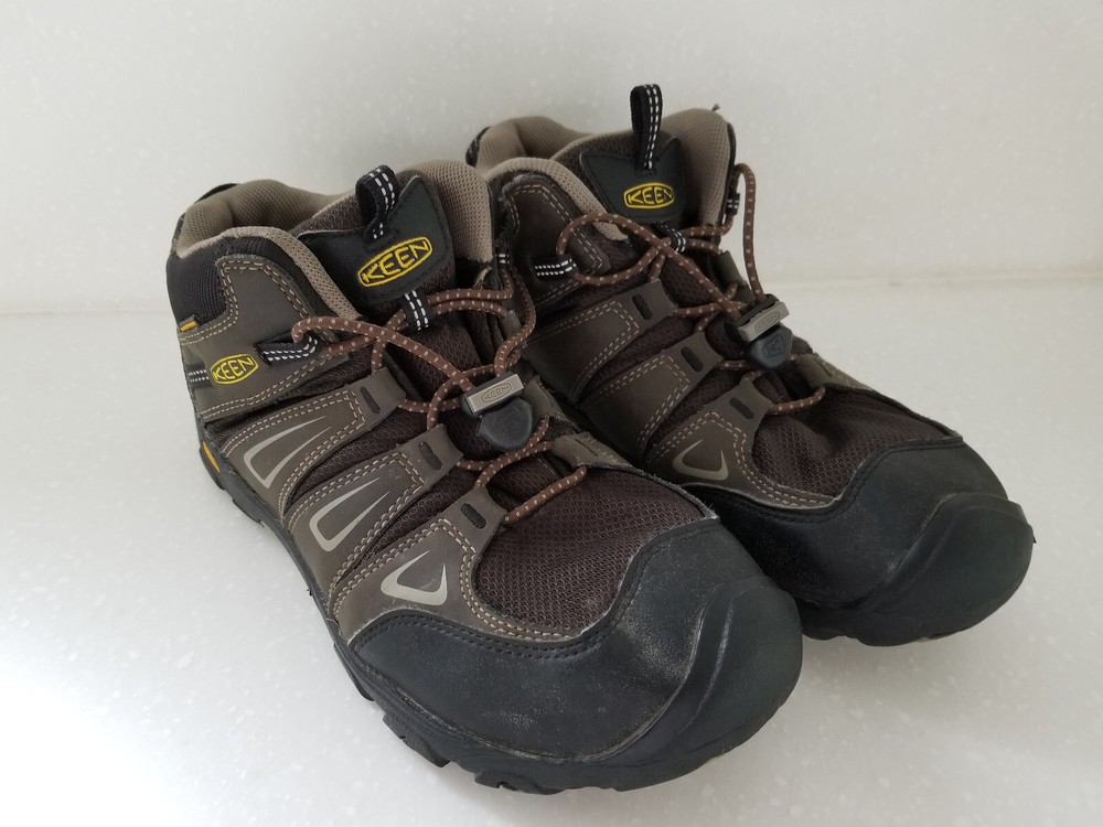 KEEN Mens Waterproof Hiking Boots Brown Black Size 6 for Men or Youth