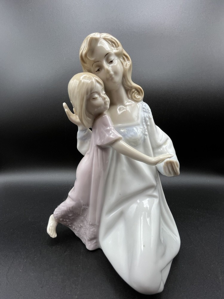 Vintage 1990 Paul Sebastian Hand-Painted Mother & Child Porcelain Figurine