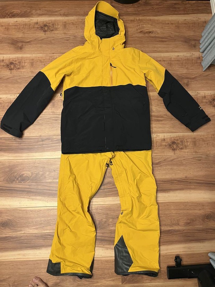 Volcom GORE-TEX Snowboard Jacket Mens Size L with Bib Pants Size L