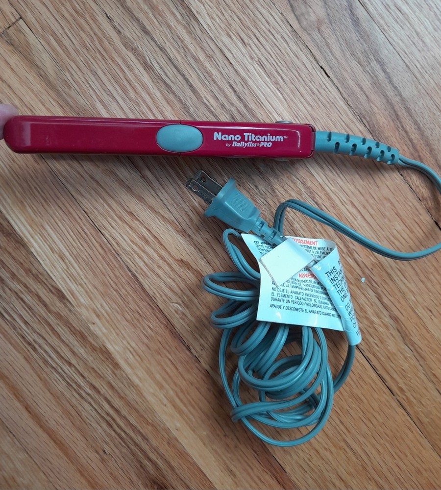 BaByliss Pro Nano Titanium Mini Travel Flat Iron BABNT TR3050