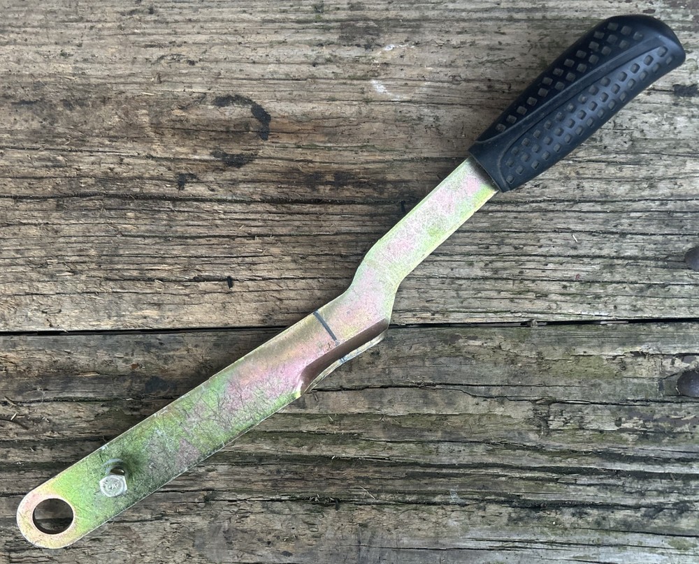 Cub Cadet RZT-L42 L46 Deck Lift Handle 703Z09621A, 703-9621 Grip 720-04139B