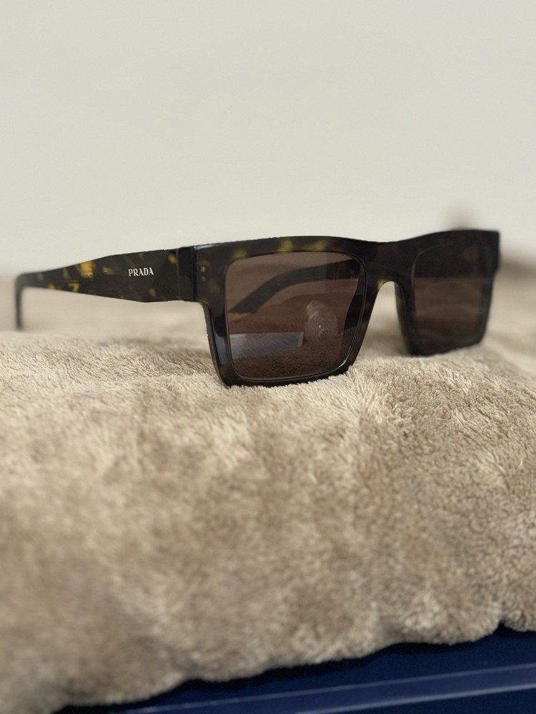 Prada SPR19W 52-21-145 Sunglasses Black Frame