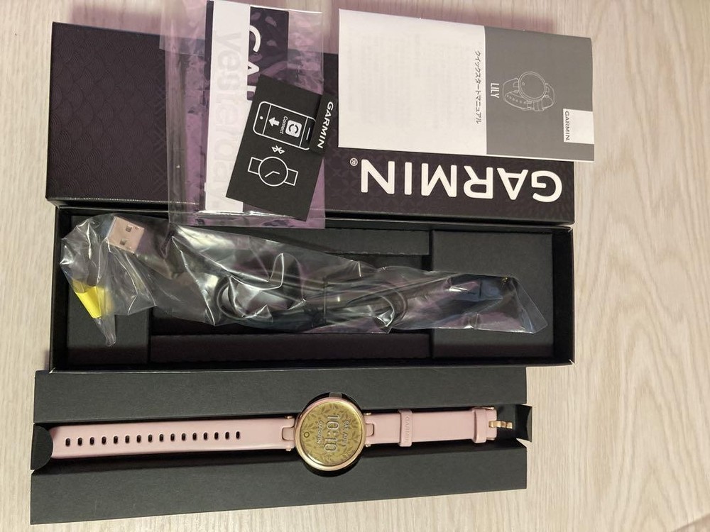 Garmin Lily Sport Dust Rose / Cream Gold