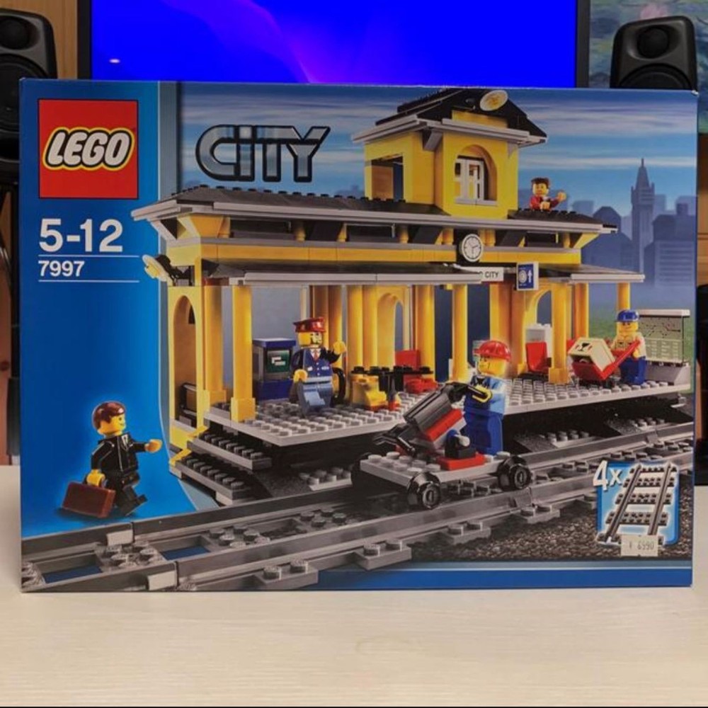 LEGO City 7997 Train Station