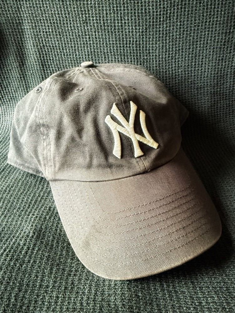 Vintage New York Yankees Size XL The Franchise Fitted Baseball Cap