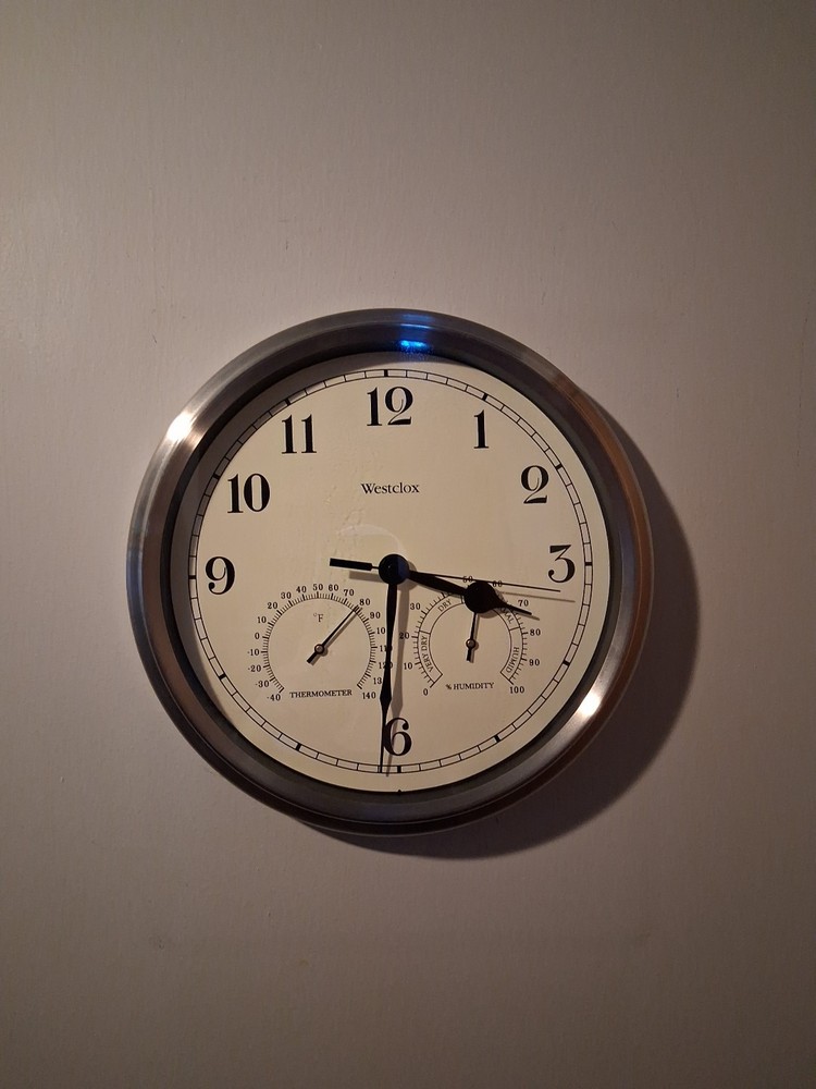 Westclox  Wall Clock Silver Finish 12 in. Round Metal Frame Thermometer. Nice