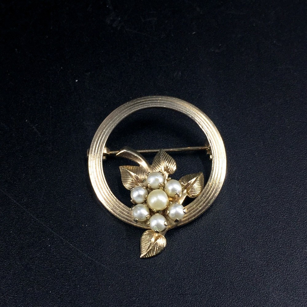 Vintage Gold Tone Faux Pearl Flower Textured Brooch Pin 1