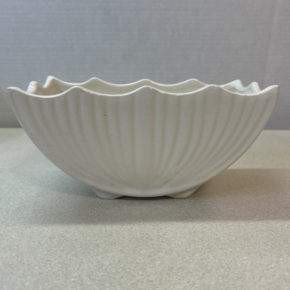 Vintage McCoy Scalloped Footed Planter White #667 USA