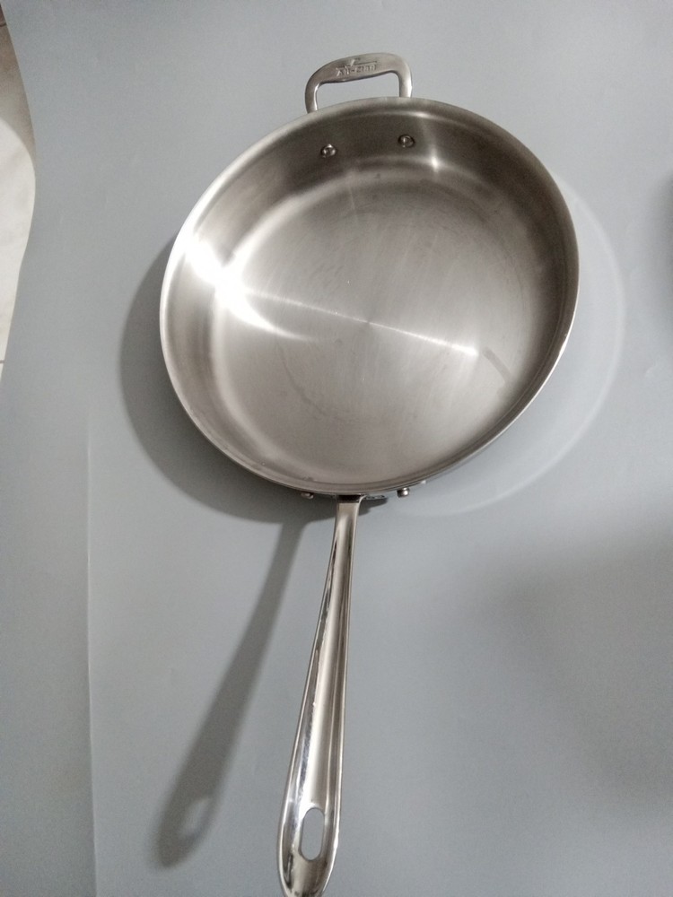 All Clad USA 3 Quart Sauce Pan Without Lid Model 1931314