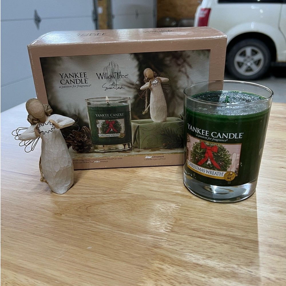 2008 Willow Tree Ornament by Susan Lordi with Yankee Candle
