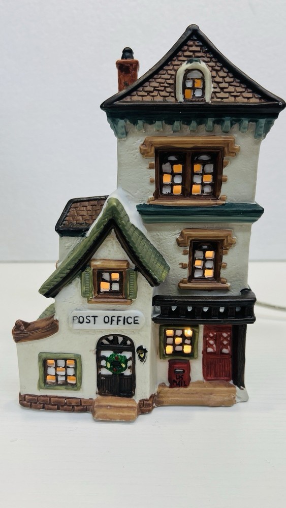 Dickens Keepsake “Post Office” Porcelain Lighted House Excellent !
