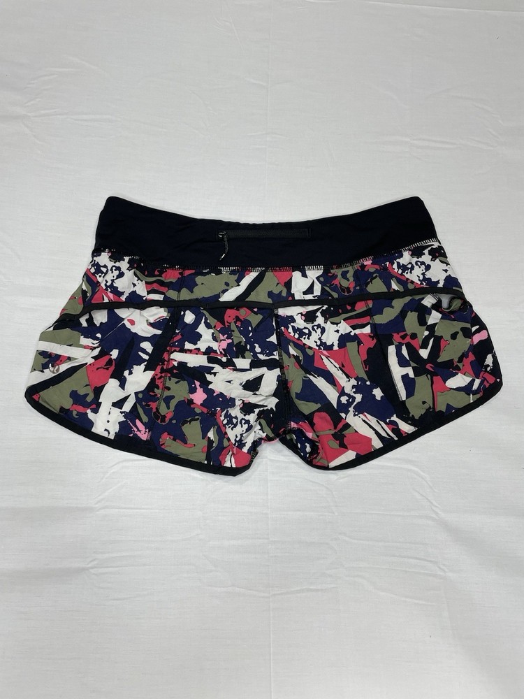 Lululemon Shorts Womens 8 Lightweight Booty Gym Running 2”