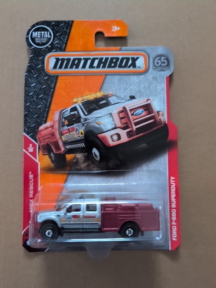 2017 Matchbox 45/125 MBX Rescue 3/30 FORD F-550 SUPERDUTY Silver-Maroon w/Hub Sp