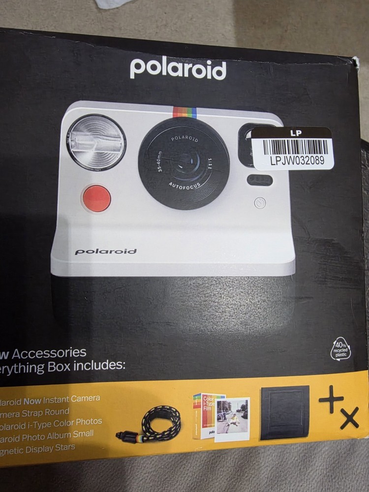 Polaroid Now Instant Camera Generation 2 Bundle  New & Sealed (film dated 09/25)