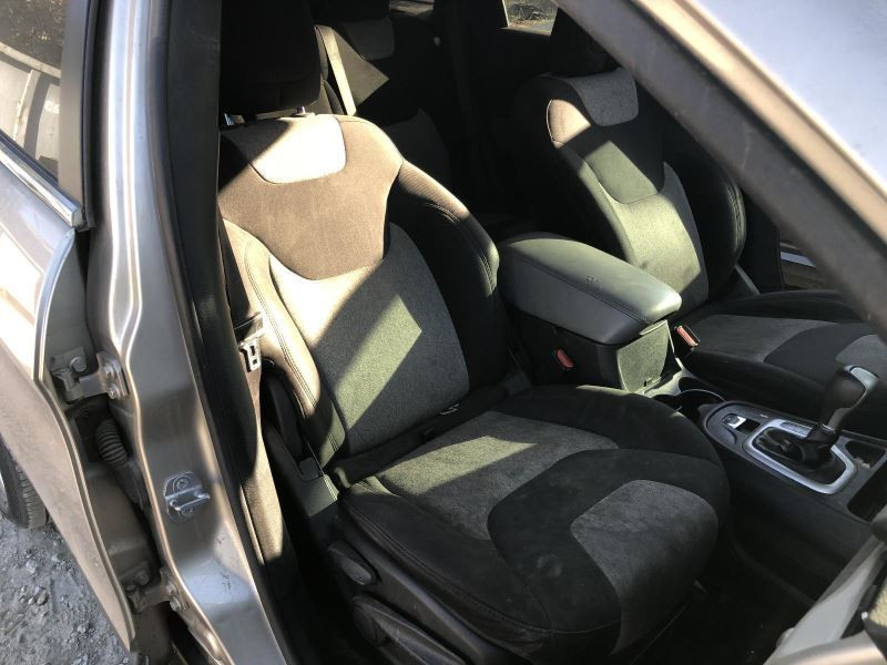 Passenger Front Seat -s Bucket Cloth Manual Fits 14 CHEROKEE 820757